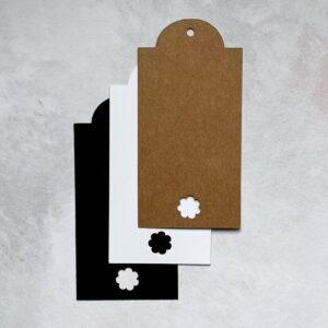 Papieranhänger eckig I 80x40mm, Blümchen (10 Stk.)