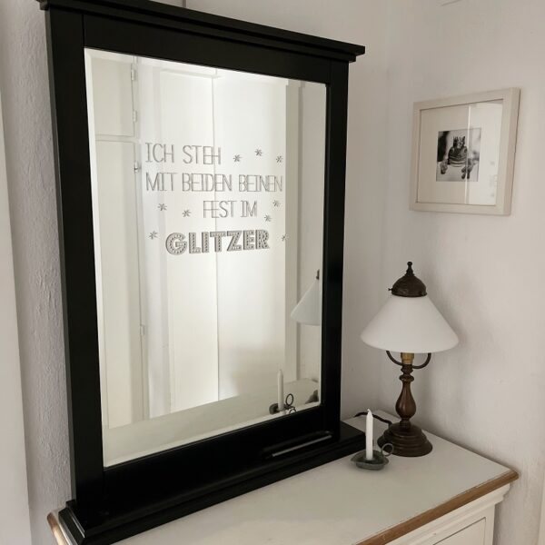 Vinylsticker "Ich steh mit beiden Beinen fest im Glitzer"